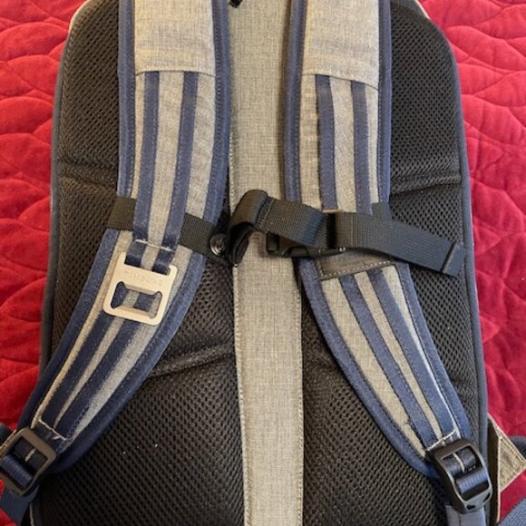 Timbuk2 Laptop Backpack Gray – Excellent Condition - Picture 8 of 11